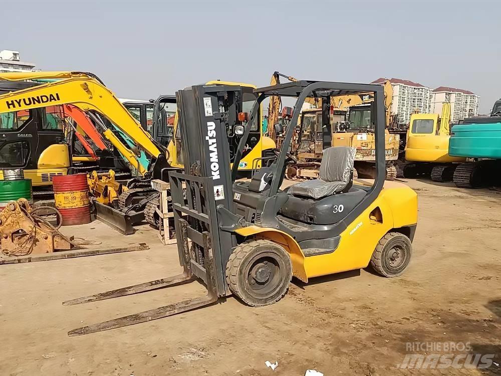 Komatsu FD 30 T-16 Dieselmotviktstruckar