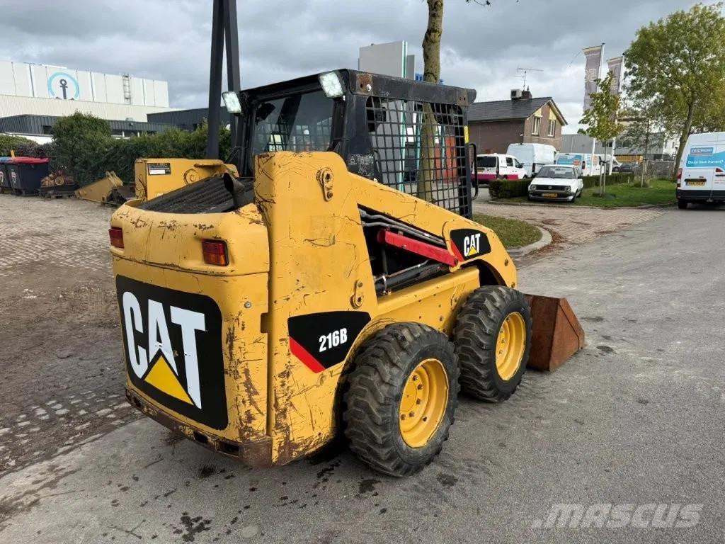 CAT 216B (226B) Kompaktlastare