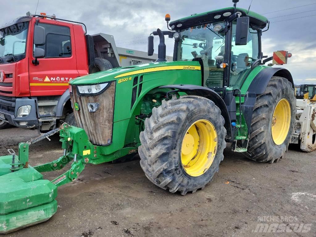 John Deere 8320 R Traktorer