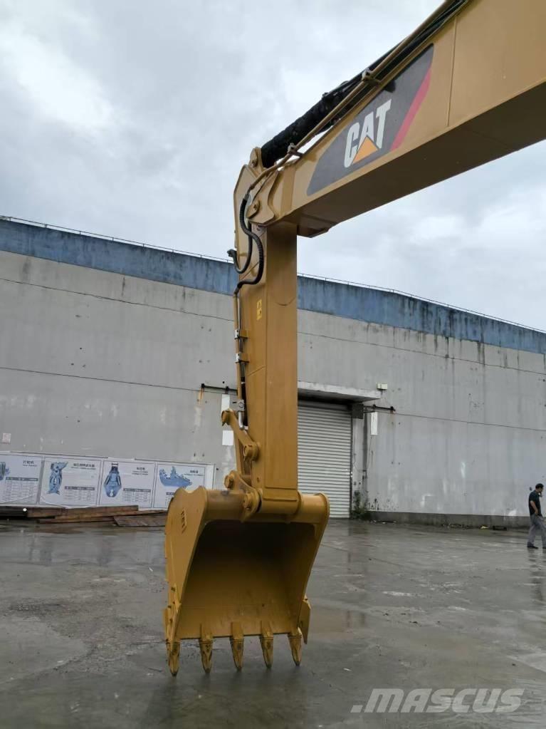 CAT 320 D L Bandgrävare