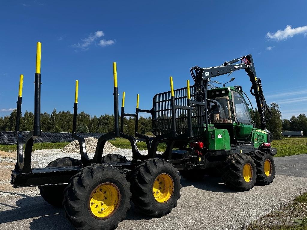 John Deere 810 E Skotare