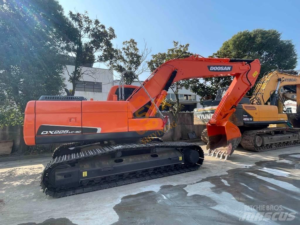 Doosan DX 225 LC Grävmaskiner med lång räckvidd
