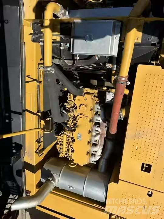 CAT 320 D L Bandgrävare