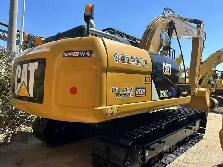 CAT 320 D L Bandgrävare