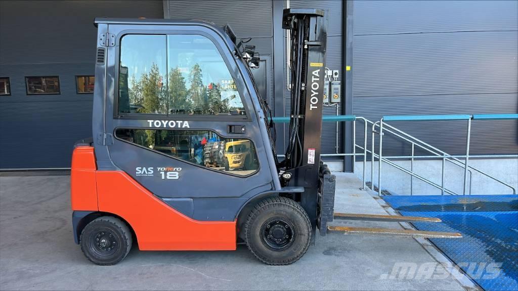 Toyota 02-8 FDF 18 Dieselmotviktstruckar