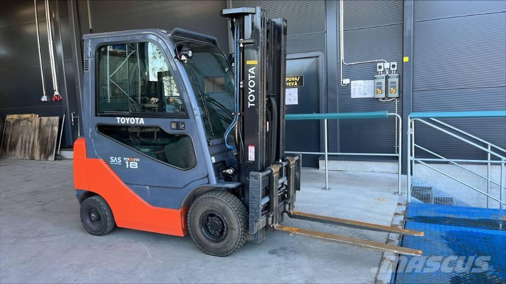 Toyota 02-8 FDF 18 Dieselmotviktstruckar
