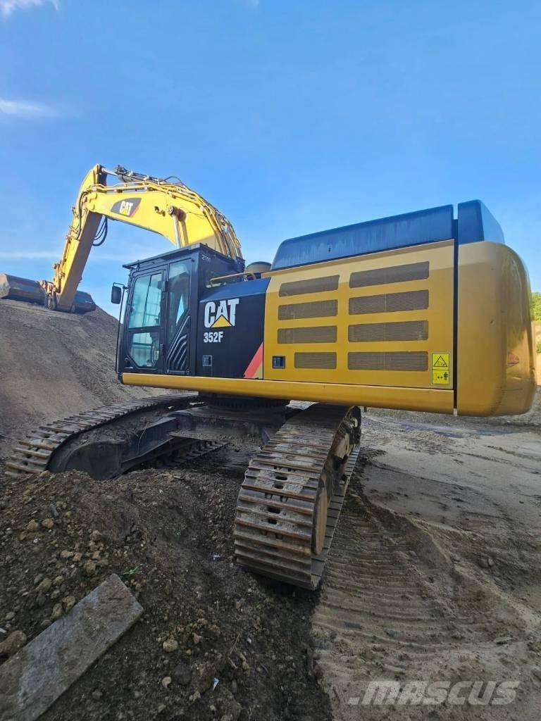CAT 352 F Bandgrävare