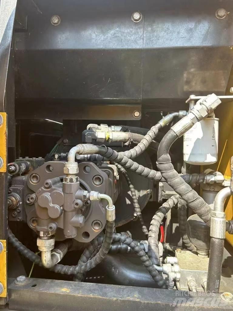 Volvo 140 Bandgrävare