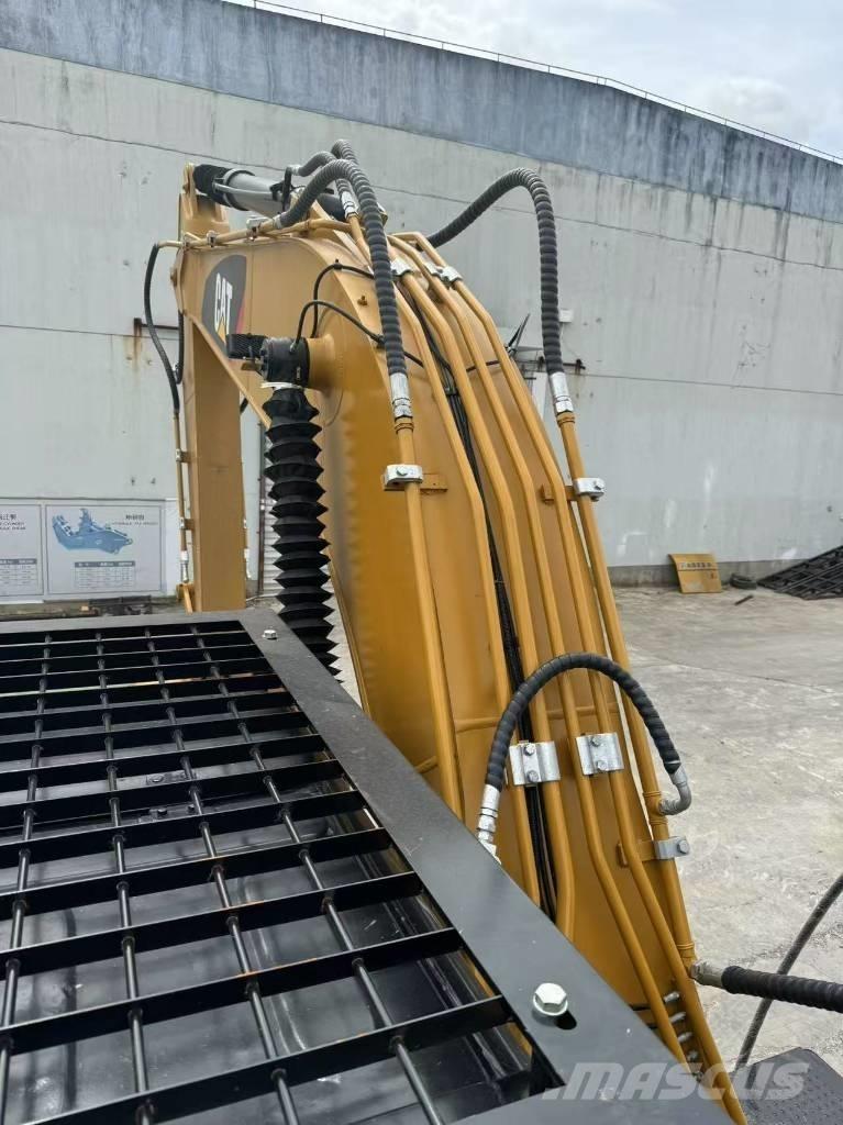 CAT 320 D L Bandgrävare