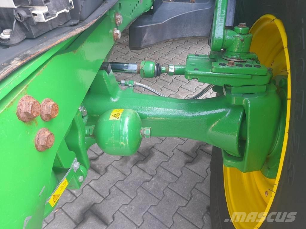 John Deere 6215R Traktorer