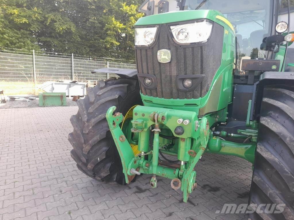 John Deere 6215R Traktorer