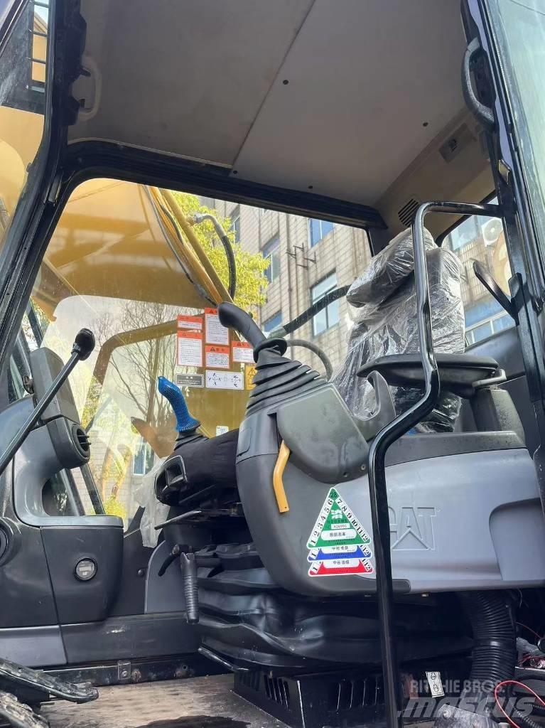 CAT 325 D Bandgrävare