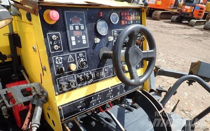 Bomag BF 223 C Asfaltsläggningsmaskiner