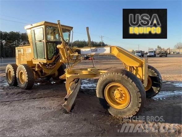 CAT 135H Väghyvlar