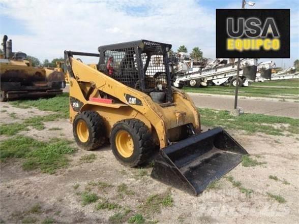 CAT 252B3 Kompaktlastare