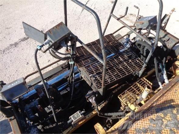 CAT AP-1000B Asfaltsläggningsmaskiner