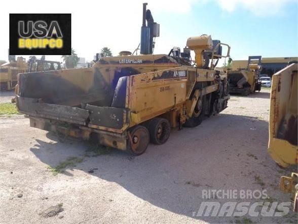 CAT AP-1000B Asfaltsläggningsmaskiner