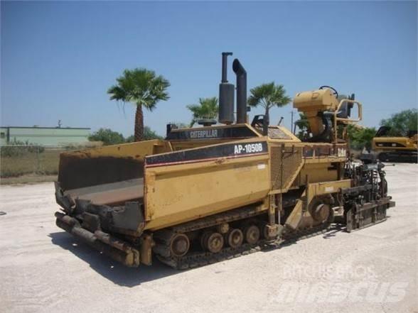 CAT AP-1050B Asfaltsläggningsmaskiner