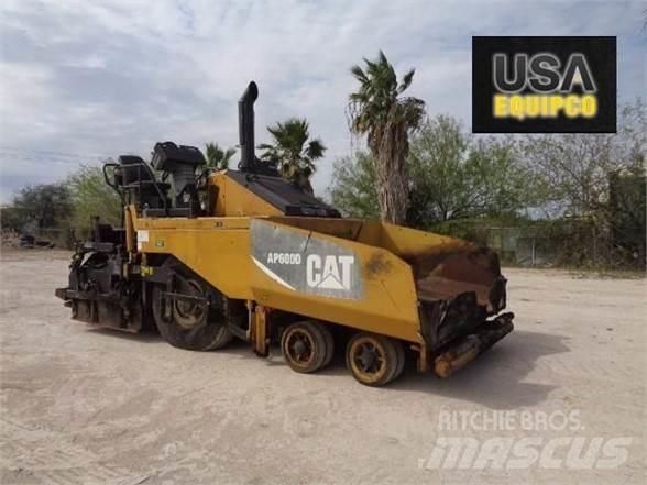 CAT AP-600D Asfaltsläggningsmaskiner