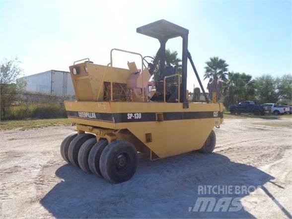 CAT PS-130 Pneumatiska Hjulvältar