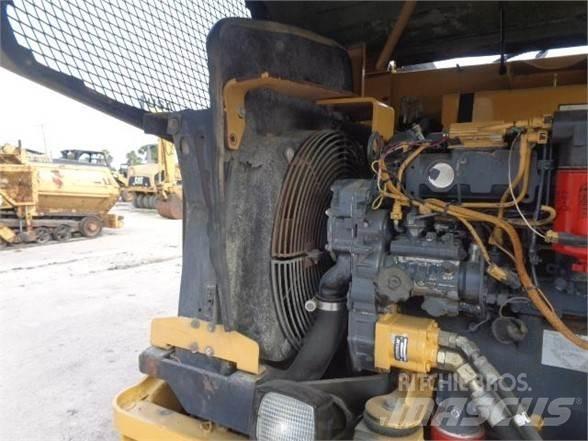 CAT PS-150C Pneumatiska Hjulvältar