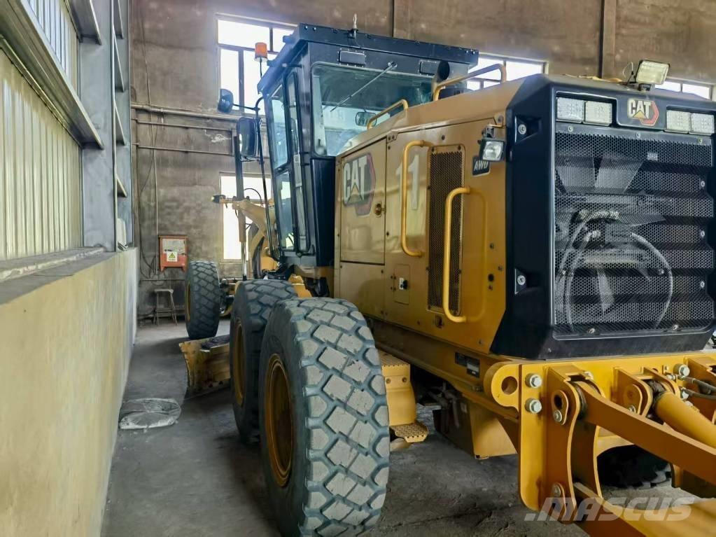 CAT 140 GC Väghyvlar