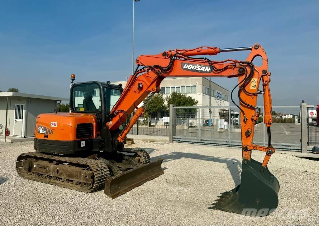 Doosan DX 80 R Midigrävmaskiner 7t - 12t