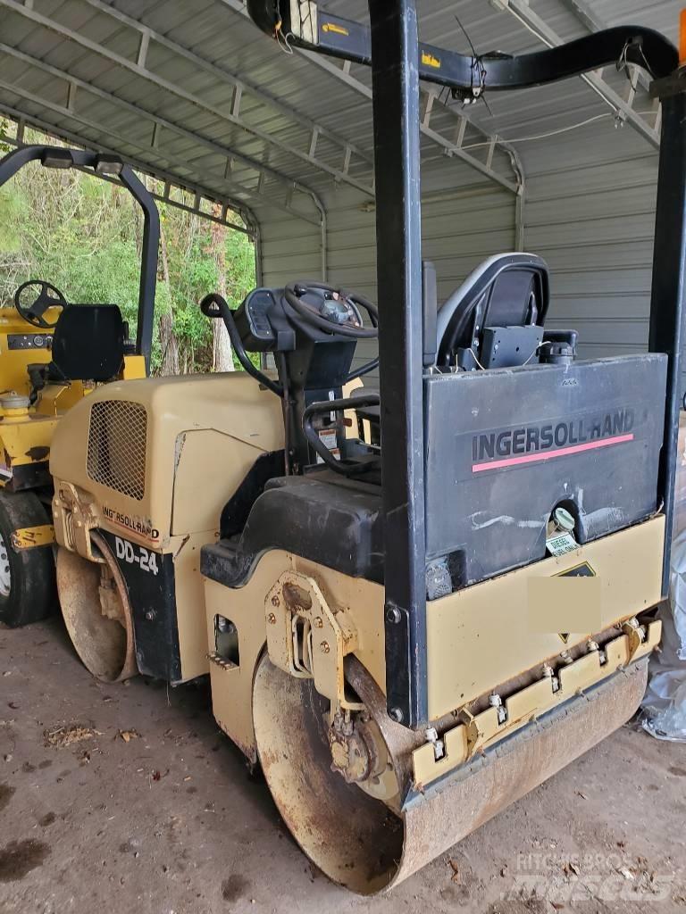 Ingersoll Rand DD 24 Tvåvalsvältar