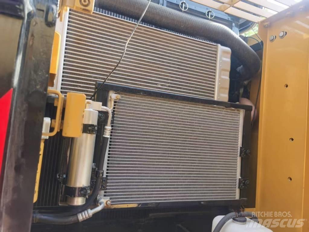 CAT 320d2 Bandgrävare