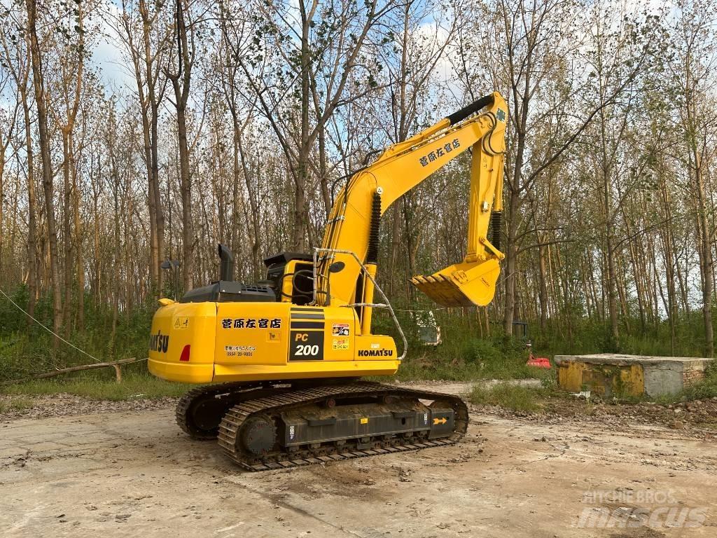 Komatsu PC200-8 Bandgrävare