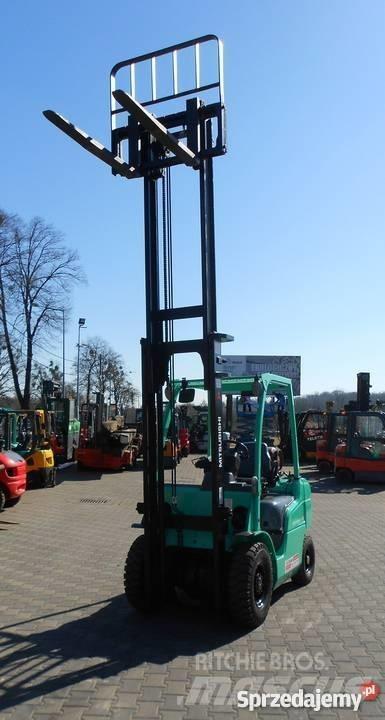 Mitsubishi FG25N Gasolmotviktstruckar