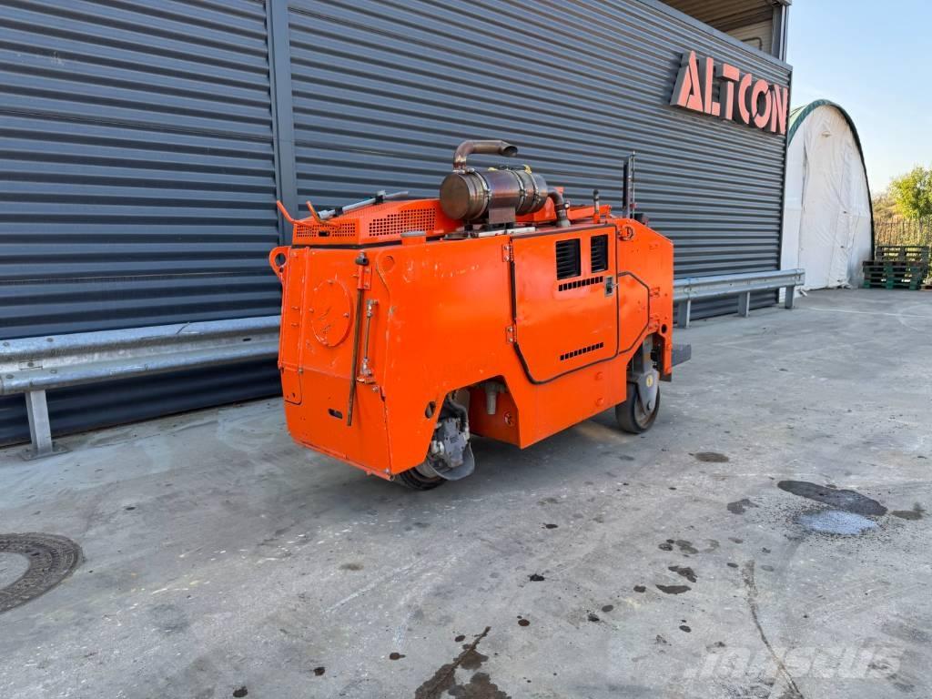 Wirtgen W 350 Asfaltskallfräsmaskiner