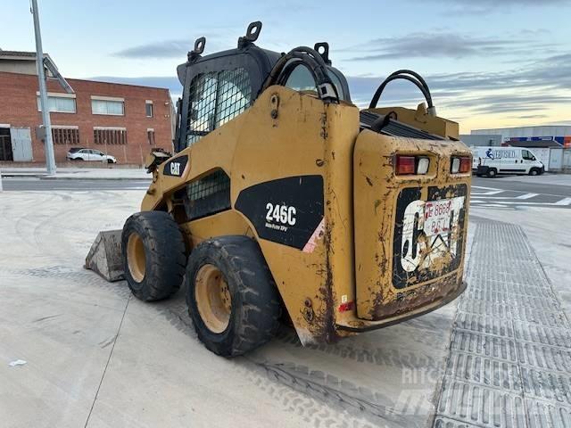 CAT 246 C Kompaktlastare