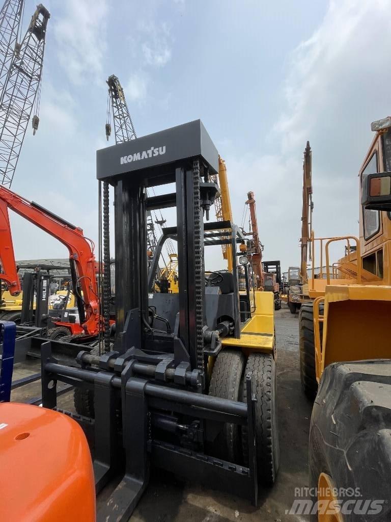 Komatsu 15 ton Dieselmotviktstruckar