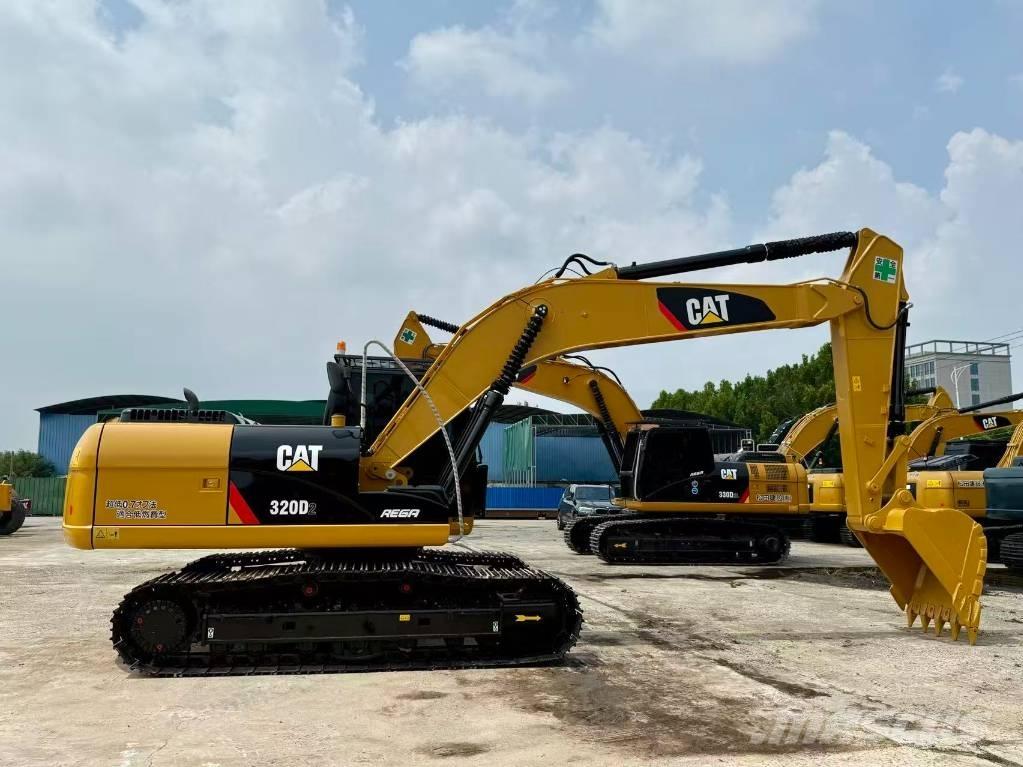 CAT 320 D L Bandgrävare