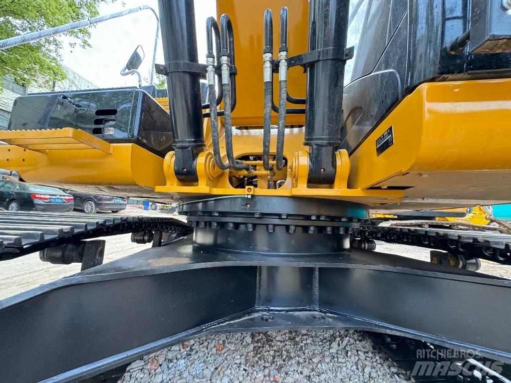 CAT 324 D L Bandgrävare