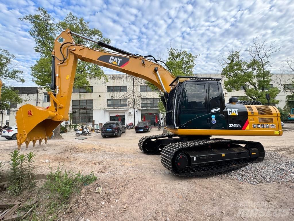 CAT 324 D L Bandgrävare