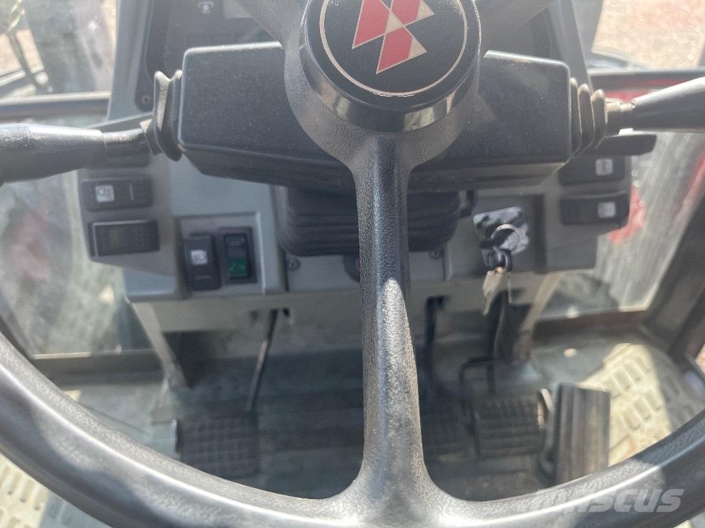 Massey Ferguson 8110 Traktorer