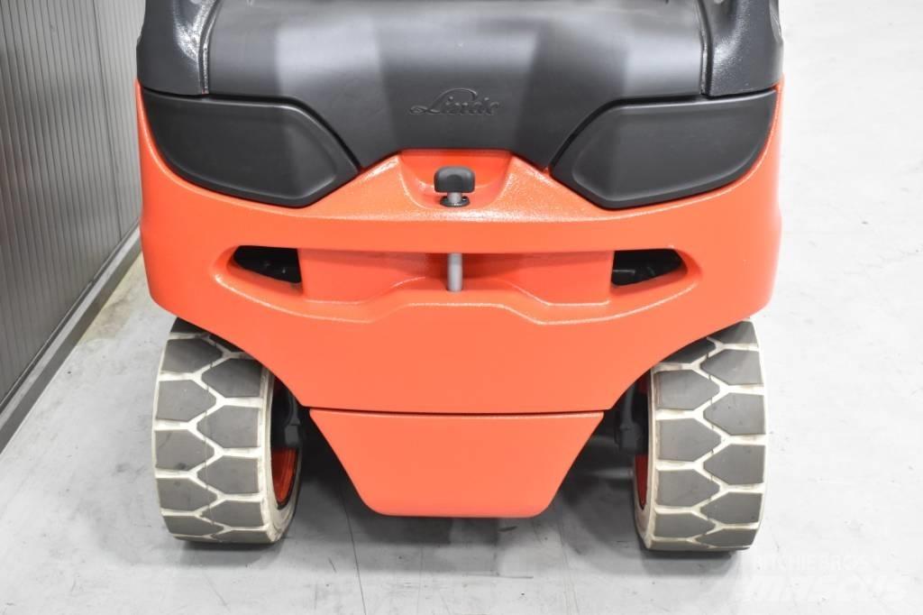 Linde E 25 Elmotviktstruckar