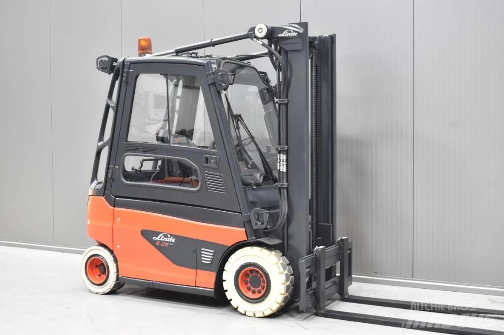 Linde E 25 Elmotviktstruckar
