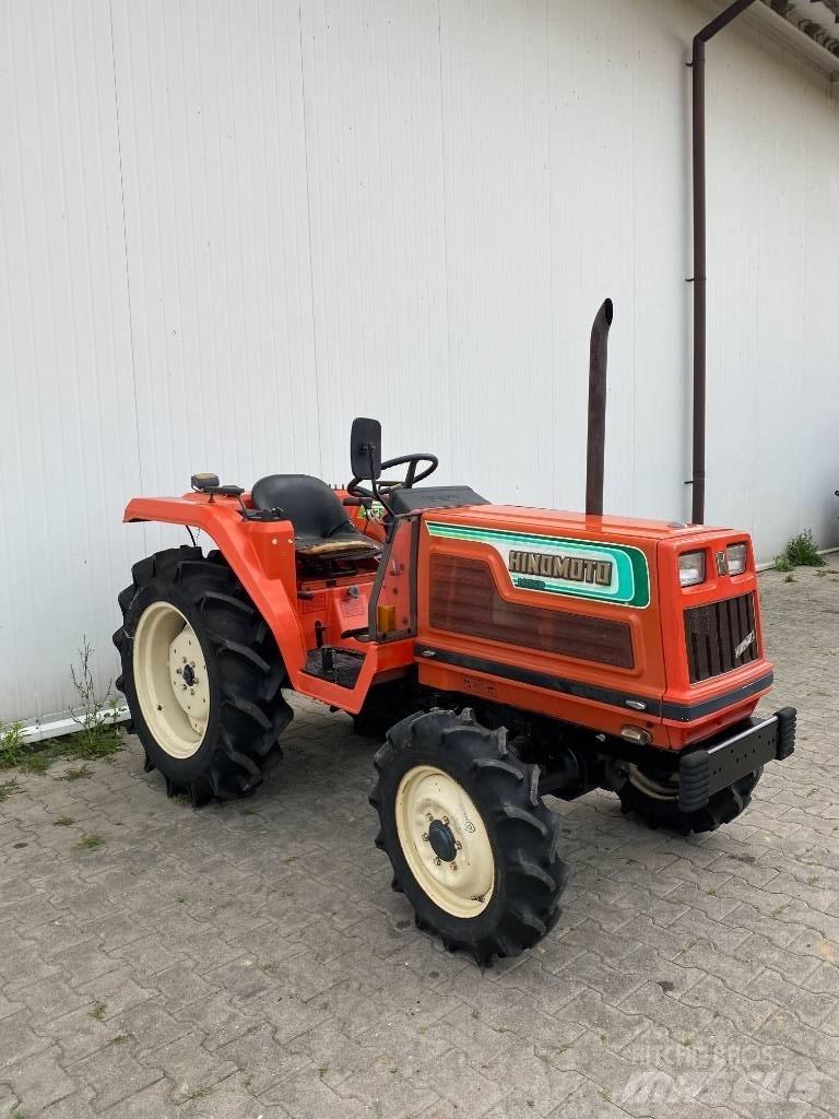 Hinomoto N249 Kompakttraktorer