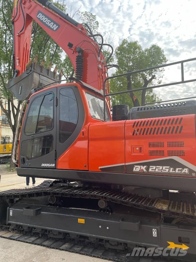 Doosan DX 225 Midigrävmaskiner 7t - 12t
