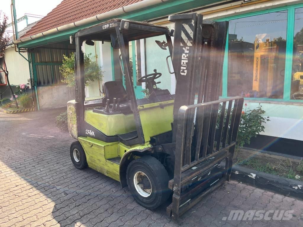 Clark CDP 25 V-4169 Dieselmotviktstruckar