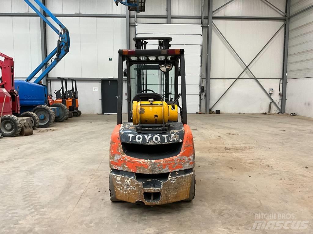 Toyota Tonero 30 Gasolmotviktstruckar