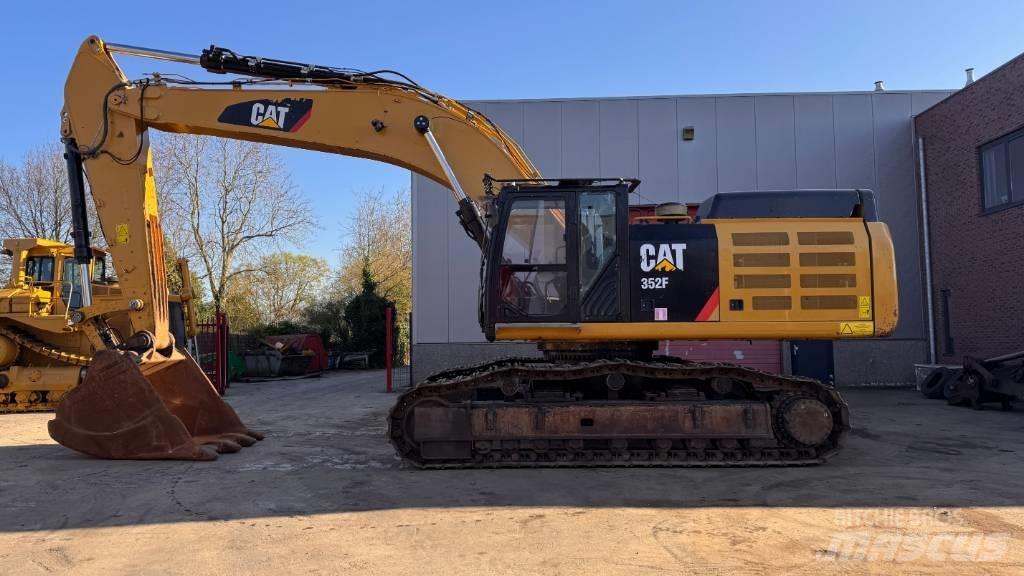 CAT 352 F Bandgrävare