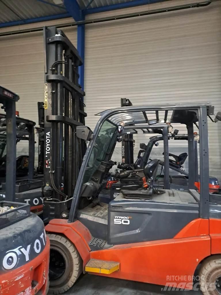 Toyota 8FBMT50 Övriga motviktstruckar