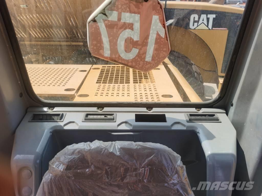 CAT 320 C L Bandgrävare