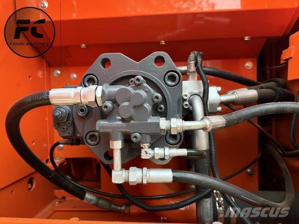 Doosan DX 225 LC Bandgrävare