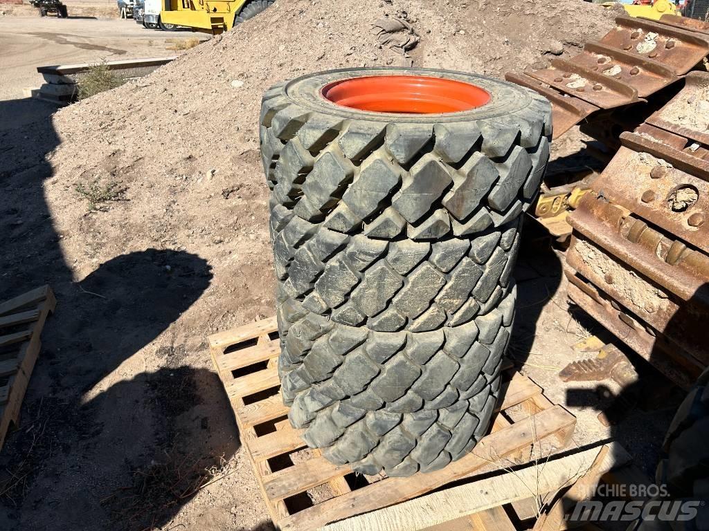 Bobcat 10x16.5 Tires Däck, hjul och fälgar