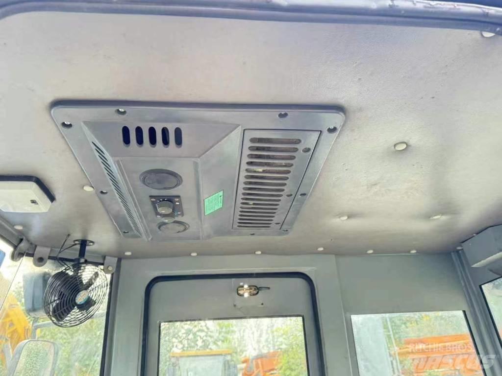 Shantui SD 32 Bandschaktare